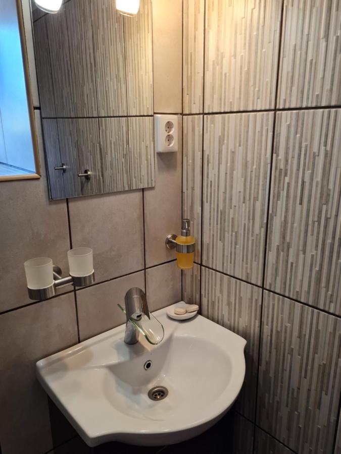 Anna Bella Apartman Gyula Exterior foto
